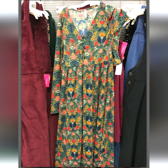 xhiliration Dresses & Skirts - Xhiliration Rare folk print dress